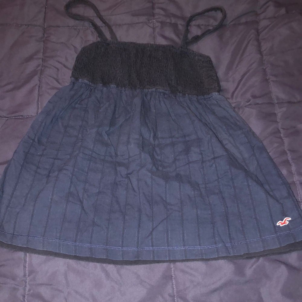 Hollister too Large